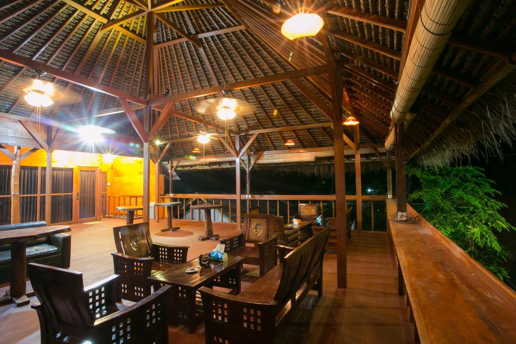 Full Moon Hostel 珀尼达岛 外观 照片