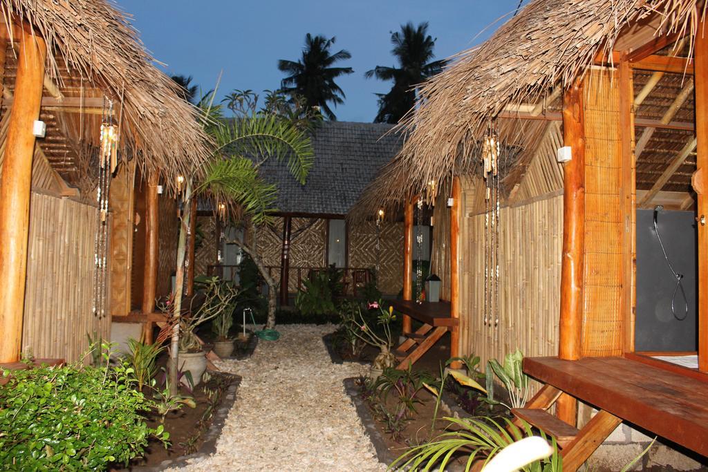 Full Moon Hostel 珀尼达岛 外观 照片
